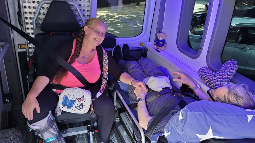 Egon im Wünschewagen